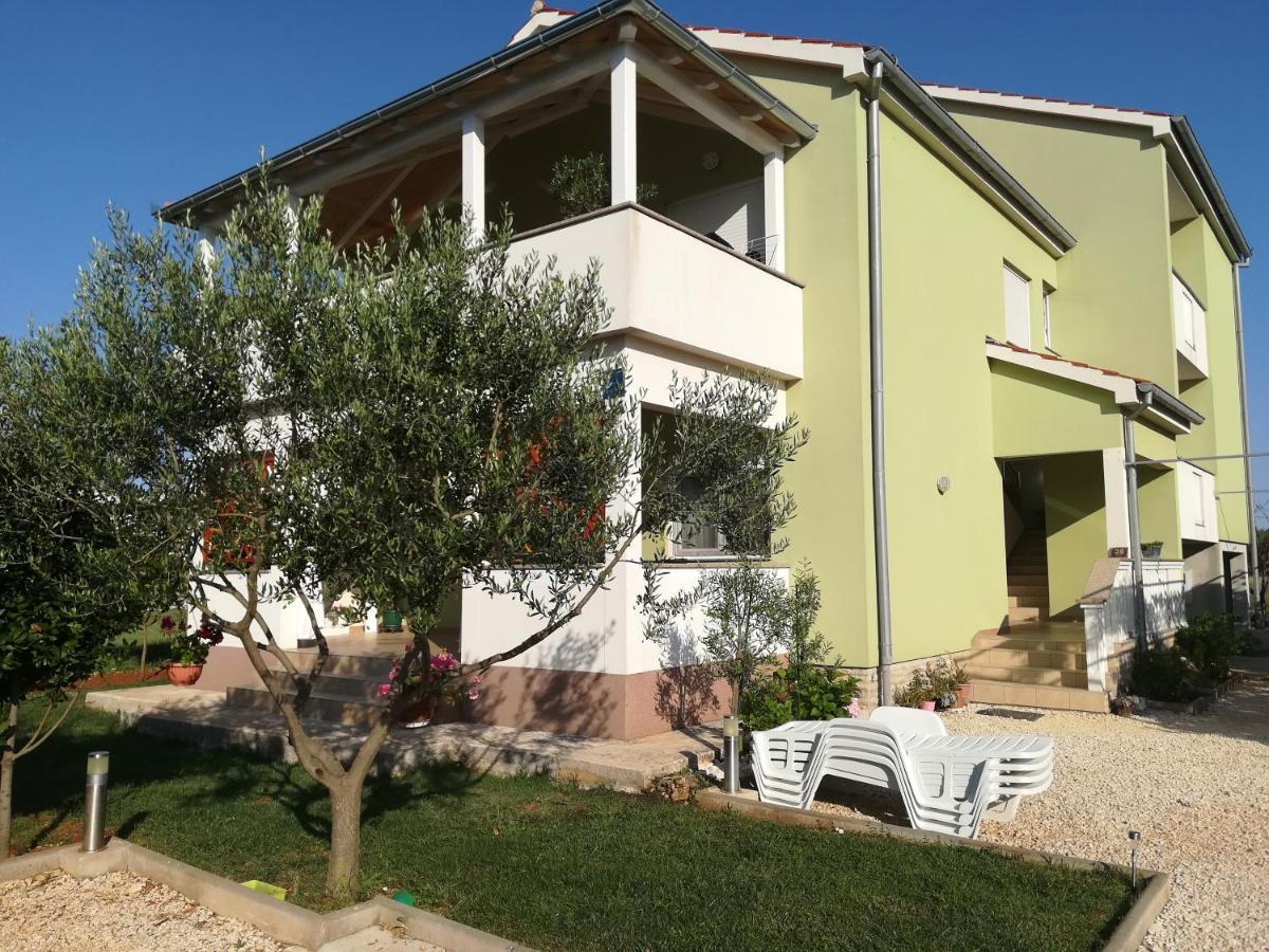 Apartments Matilda Sukošan Exterior foto